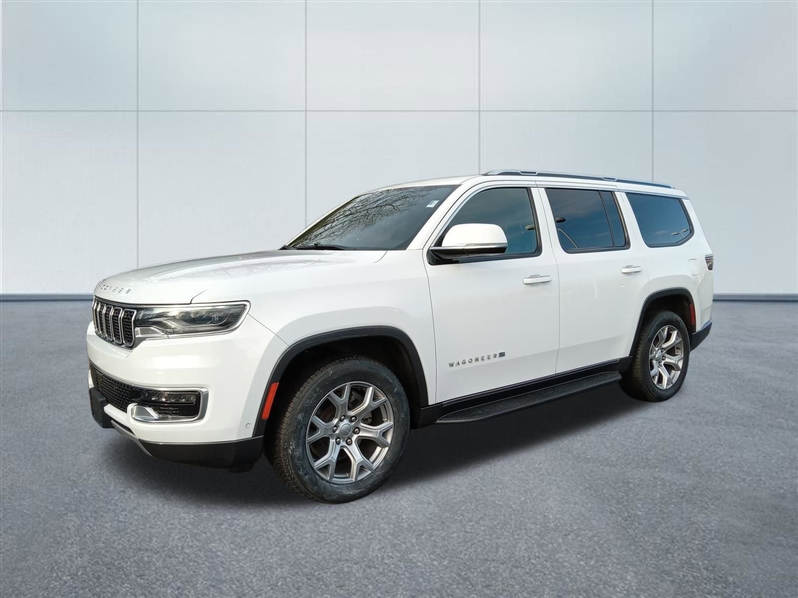 2022 Jeep Wagoneer Series II in Bright White Clea — front three-quarter view